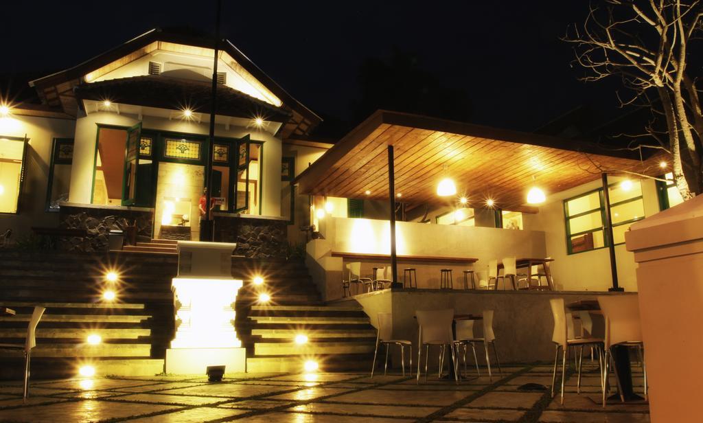 Tetirah Boutique Hotel Salatiga Extérieur photo